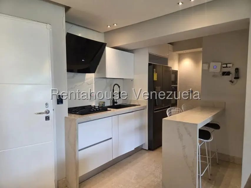 Apartamento (1 Nivel) en Venta en El Cigarral, Distrito Metropolitano - 3