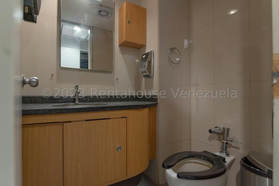 Comercial (Oficina) en Venta en El Rosal, Distrito Metropolitano - 38