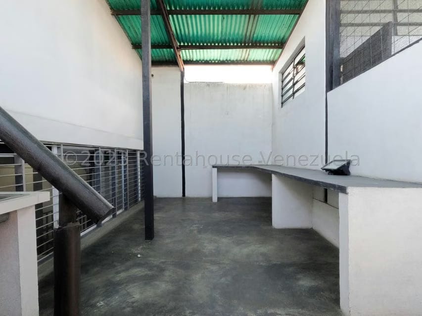 Comercial (Local Comercial) en Venta en Zona Este, Lara - 33
