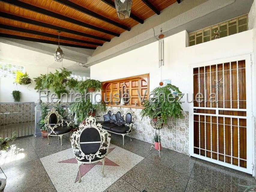 Casa (Duplex) en Venta en Centro Palo Negro, Aragua - 2
