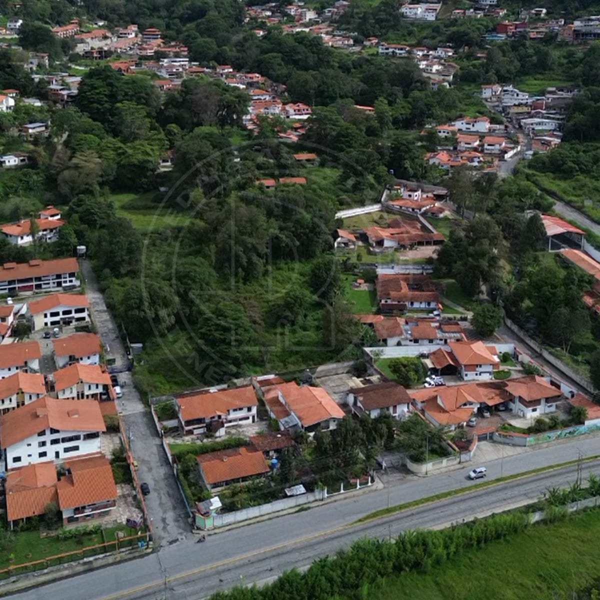 Terreno en Venta - Av. Los Próceres - Urb. San José - Mérida Estado Mérida - 2