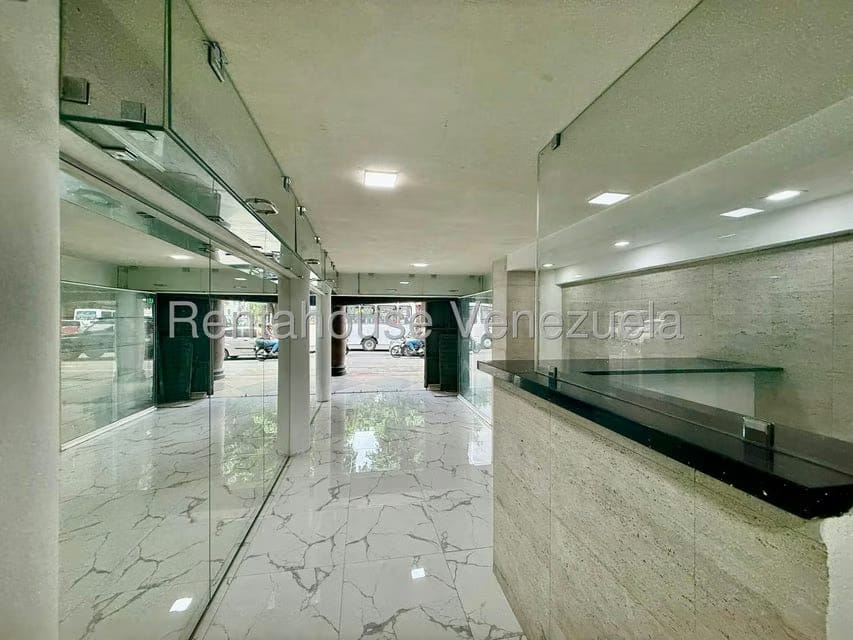 Comercial (Local Comercial) en Alquiler en Parroquia Catedral, Distrito Metropolitano - 11