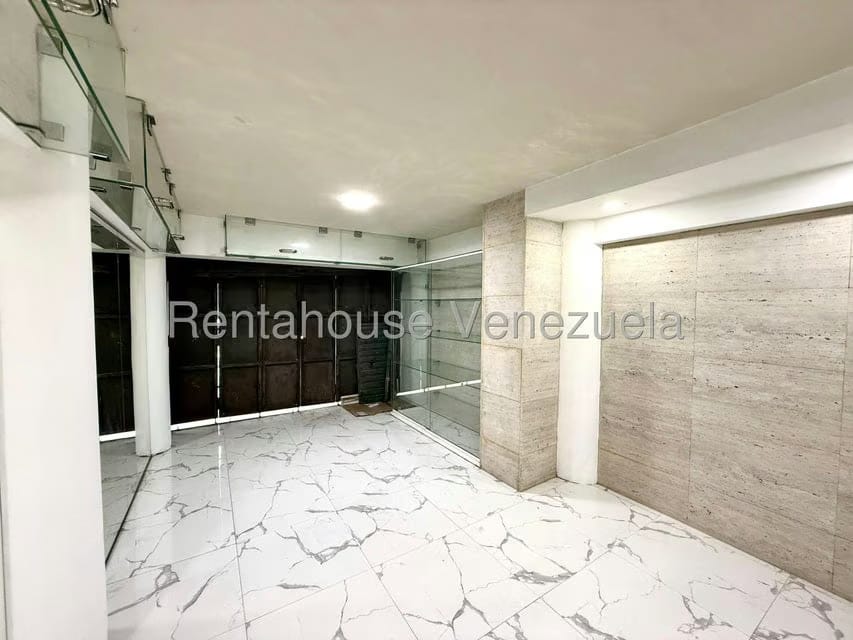Comercial (Local Comercial) en Alquiler en Parroquia Catedral, Distrito Metropolitano - 14