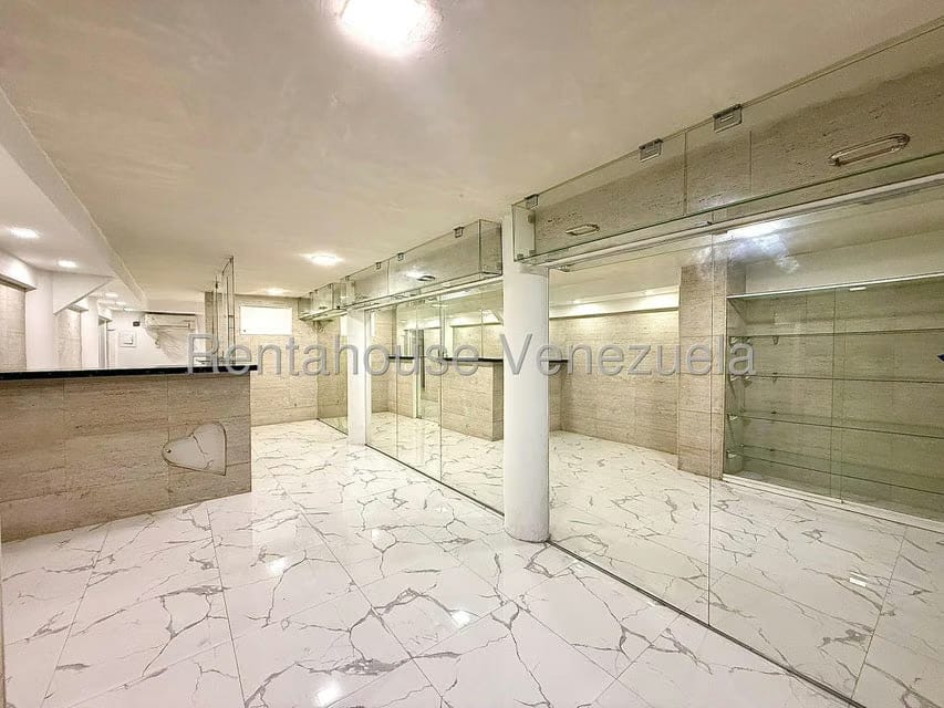 Comercial (Local Comercial) en Alquiler en Parroquia Catedral, Distrito Metropolitano - 5