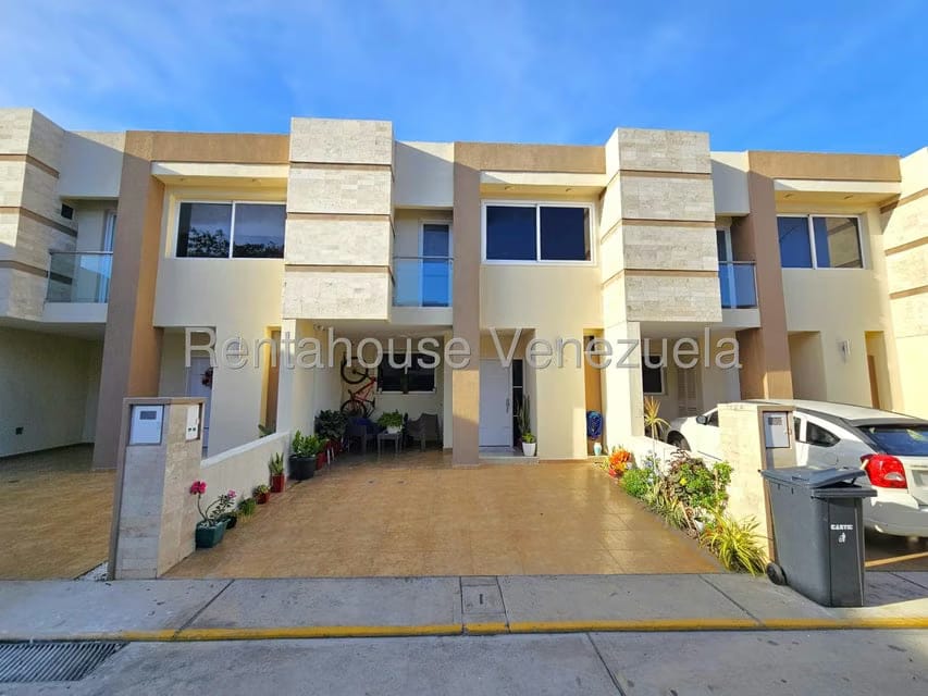Casa (Duplex) en Venta en Villa Paris, Lara