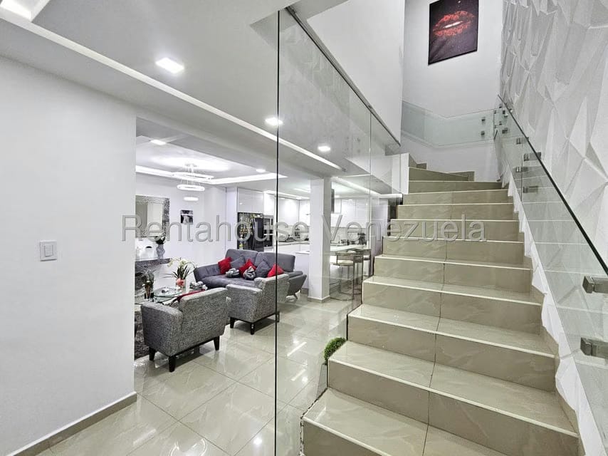 Casa (Duplex) en Venta en Villa Paris, Lara - 16