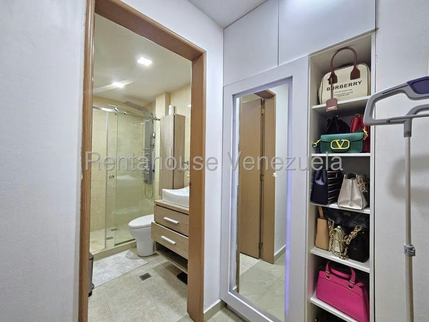 Casa (Duplex) en Venta en Villa Paris, Lara - 22