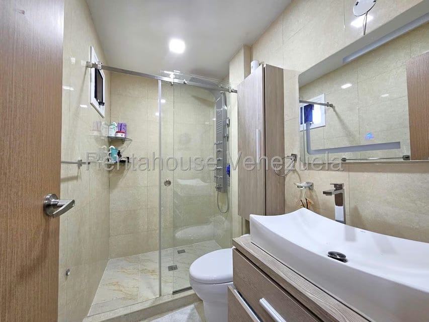 Casa (Duplex) en Venta en Villa Paris, Lara - 23