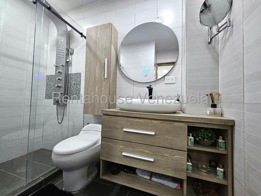 Casa (Duplex) en Venta en Villa Paris, Lara - 28