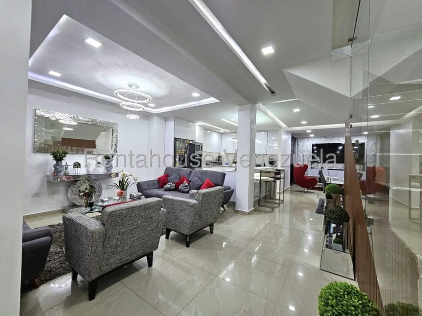 Casa (Duplex) en Venta en Villa Paris, Lara - 4
