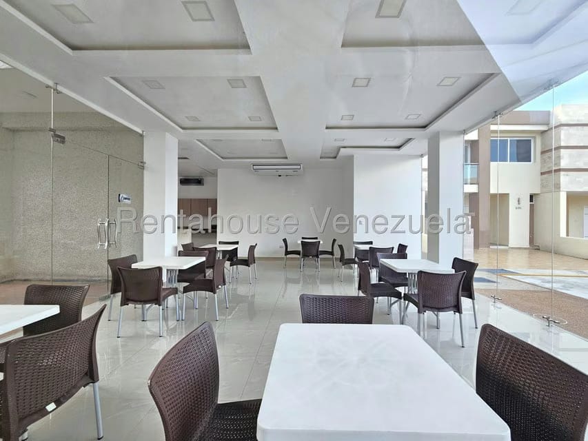 Casa (Duplex) en Venta en Villa Paris, Lara - 33