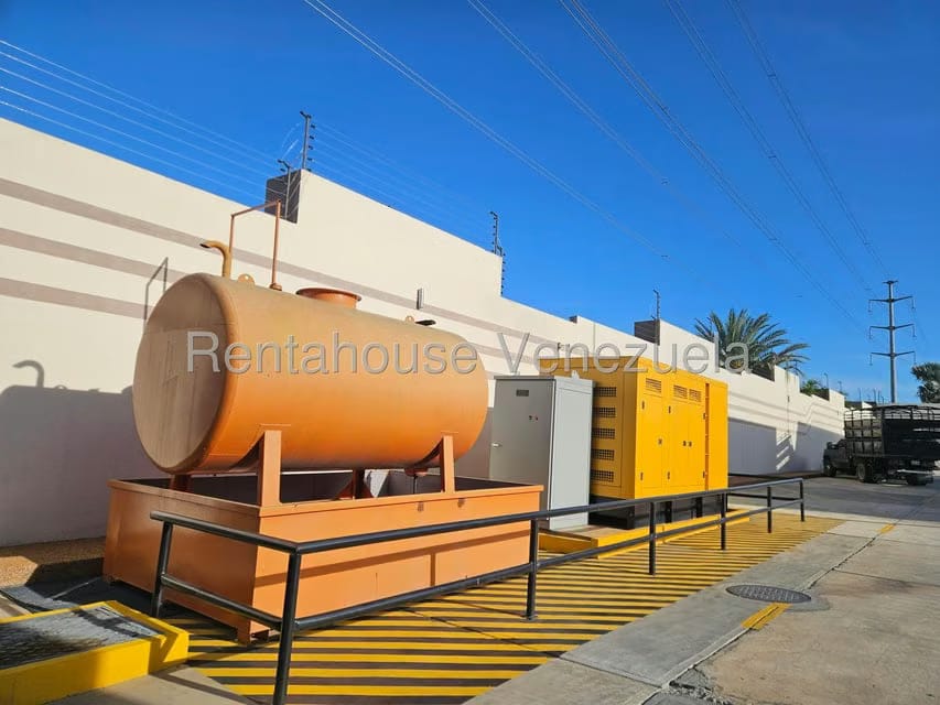 Casa (Duplex) en Venta en Villa Paris, Lara - 36