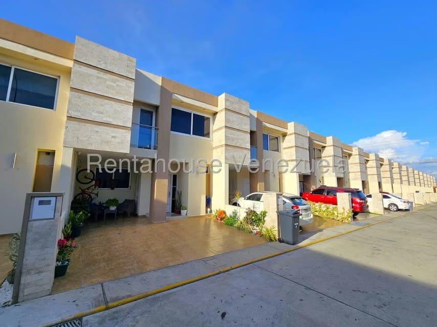 Casa (Duplex) en Venta en Villa Paris, Lara - 39