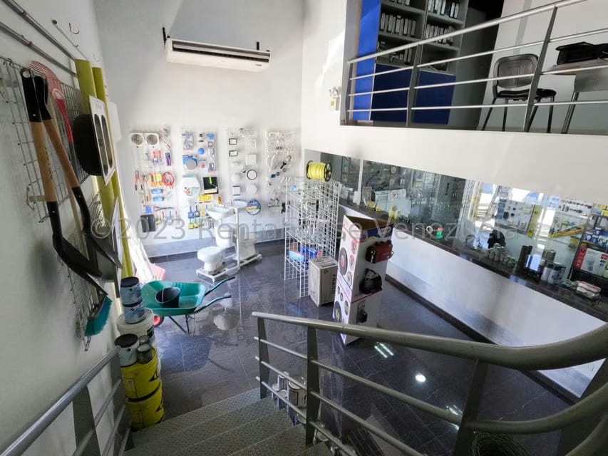 Comercial (Galpon - Deposito) en Venta en Zona Industrial 1, Lara - 21