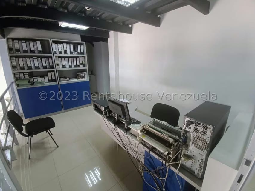Comercial (Galpon - Deposito) en Venta en Zona Industrial 1, Lara - 23