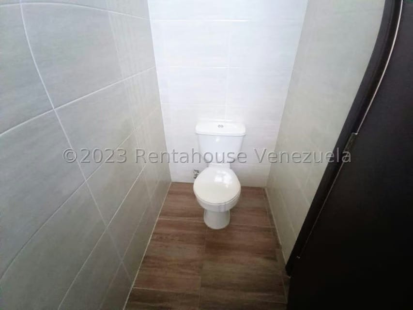 Comercial (Galpon - Deposito) en Venta en Zona Industrial 1, Lara - 26