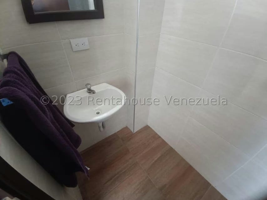 Comercial (Galpon - Deposito) en Venta en Zona Industrial 1, Lara - 29
