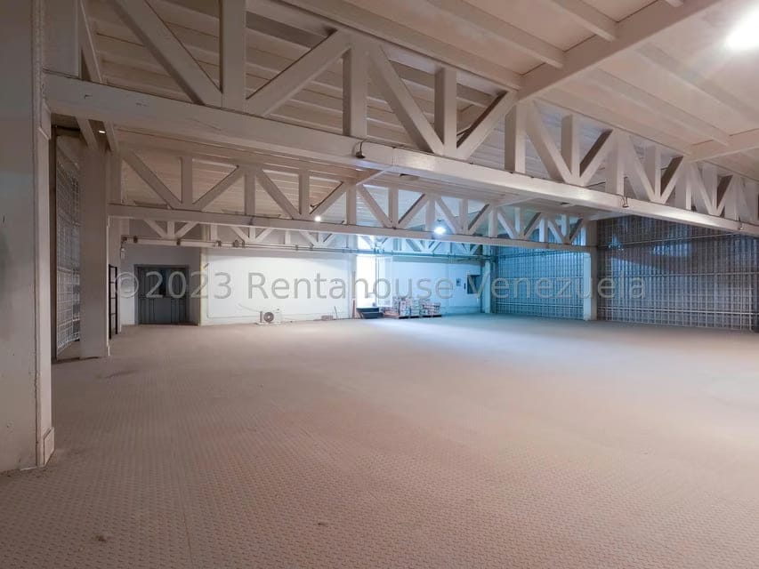 Comercial (Galpon - Deposito) en Venta en Zona Industrial 1, Lara - 34