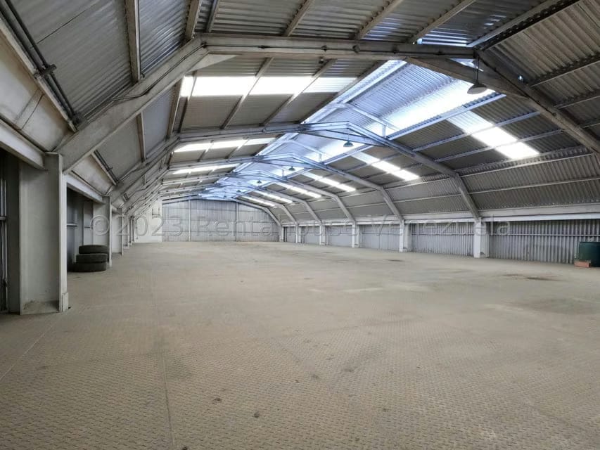 Comercial (Galpon - Deposito) en Venta en Zona Industrial 1, Lara - 48