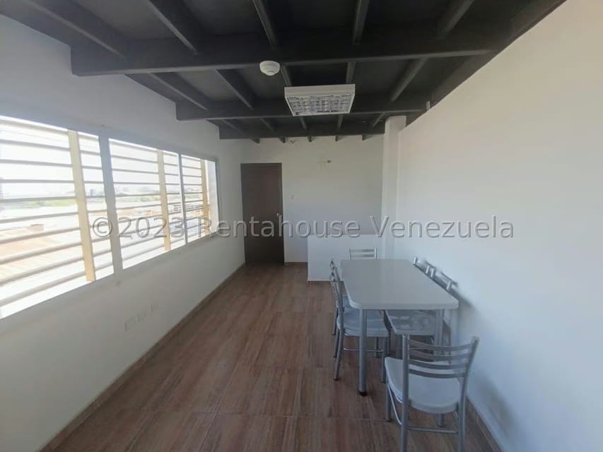 Comercial (Galpon - Deposito) en Venta en Zona Industrial 1, Lara - 52