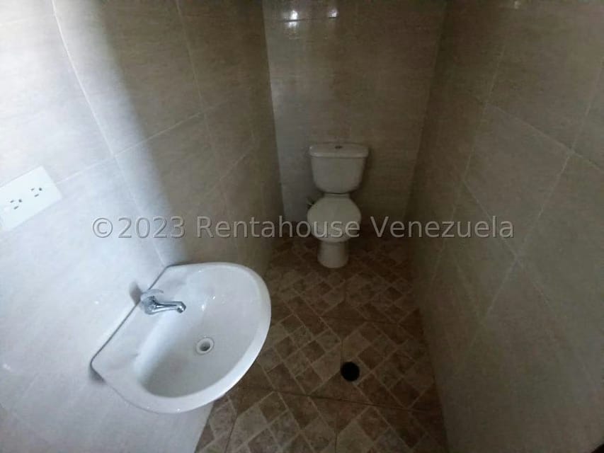 Comercial (Galpon - Deposito) en Venta en Zona Industrial 1, Lara - 53