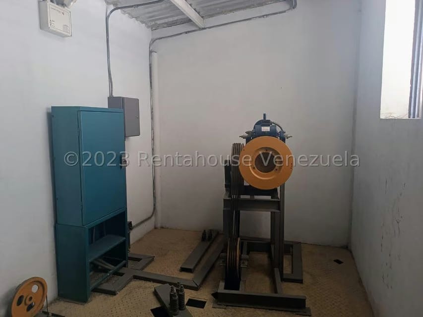 Comercial (Galpon - Deposito) en Venta en Zona Industrial 1, Lara - 54
