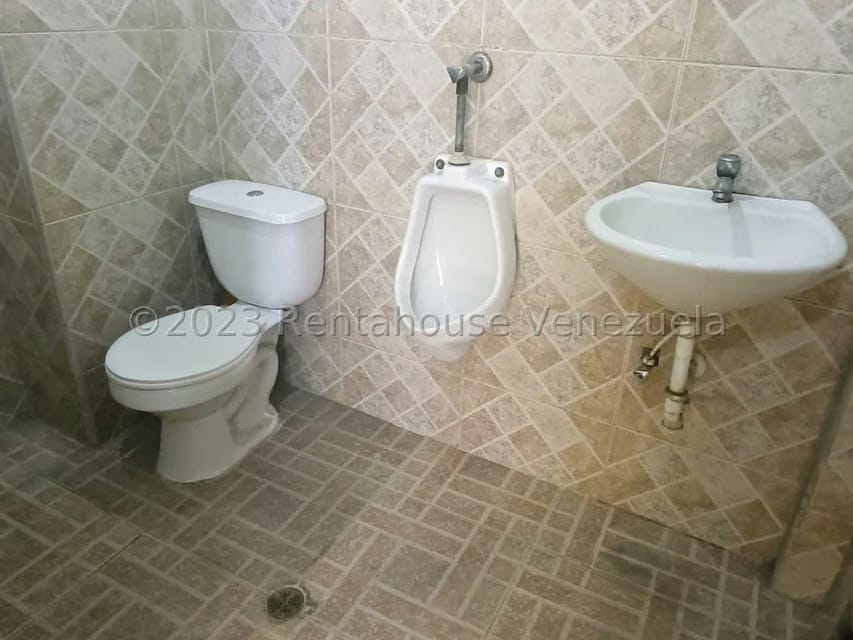 Comercial (Galpon - Deposito) en Venta en Zona Industrial 1, Lara - 55