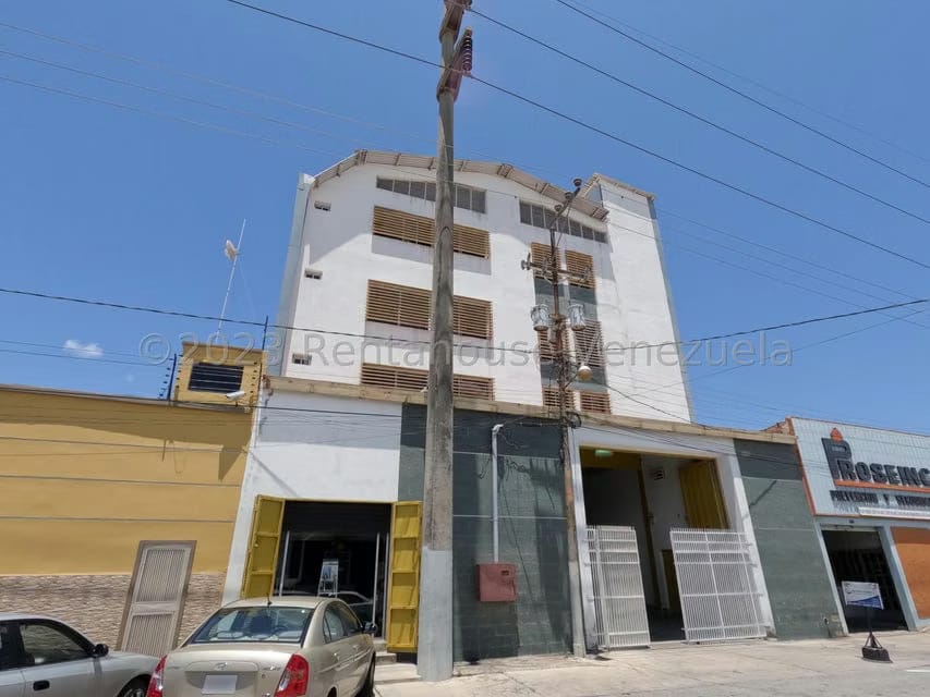 Comercial (Galpon - Deposito) en Venta en Zona Industrial 1, Lara - 58