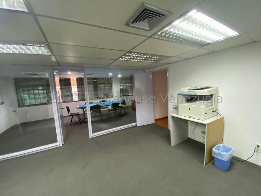 Comercial (Oficina) en Venta en Macaracuay, Distrito Metropolitano - 11