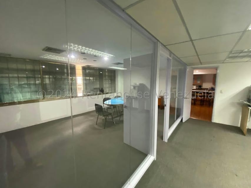 Comercial (Oficina) en Venta en Macaracuay, Distrito Metropolitano - 18