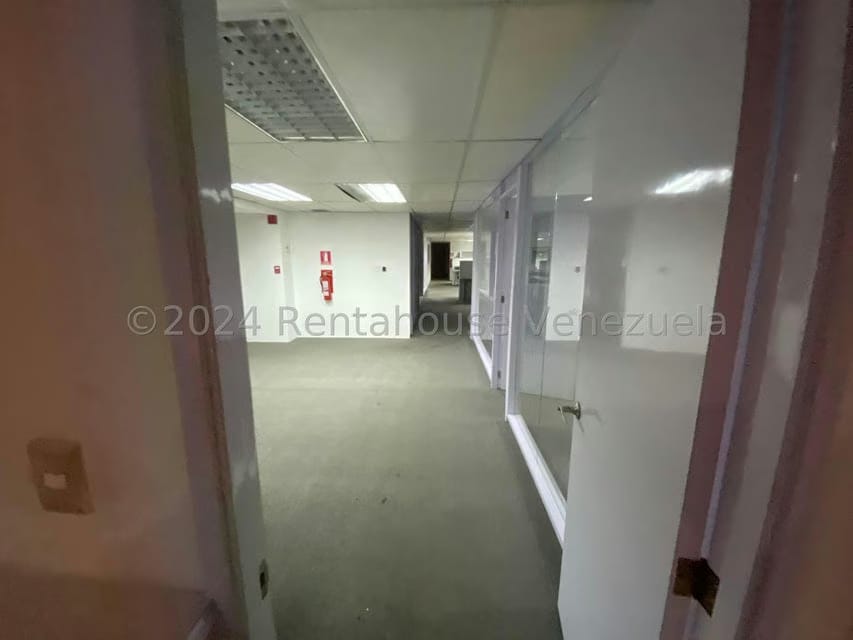 Comercial (Oficina) en Venta en Macaracuay, Distrito Metropolitano - 7