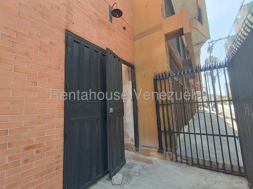 Comercial (Galpon - Deposito) en Alquiler en Zona Centro, Aragua - 3