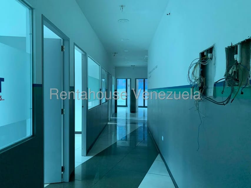 Comercial (Local Comercial) en Alquiler en El Rosal, Distrito Metropolitano - 11