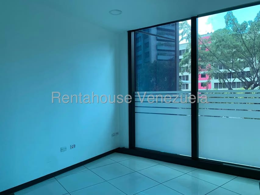 Comercial (Local Comercial) en Alquiler en El Rosal, Distrito Metropolitano - 12