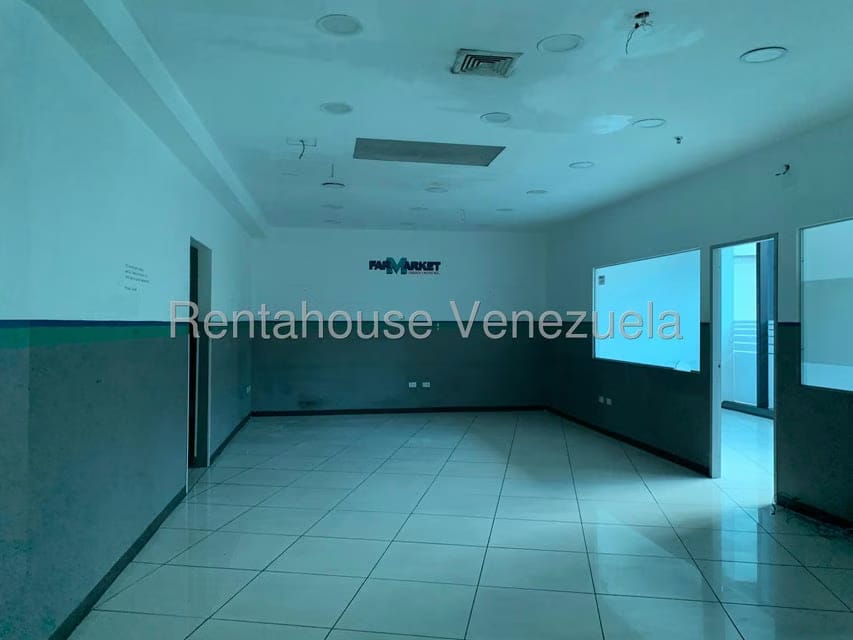 Comercial (Local Comercial) en Alquiler en El Rosal, Distrito Metropolitano - 17