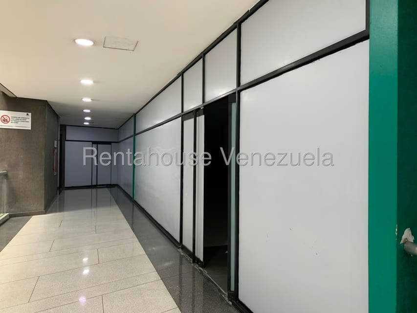 Comercial (Local Comercial) en Alquiler en El Rosal, Distrito Metropolitano - 3