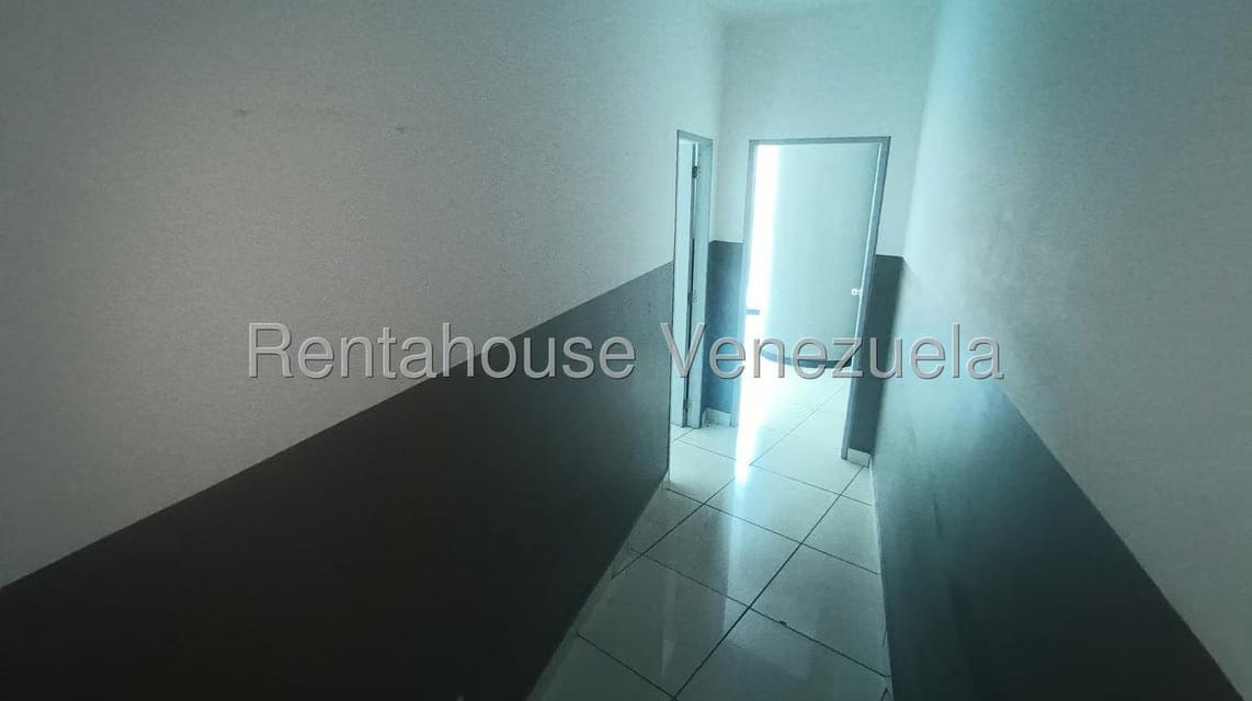 Comercial (Local Comercial) en Alquiler en El Rosal, Distrito Metropolitano - 30