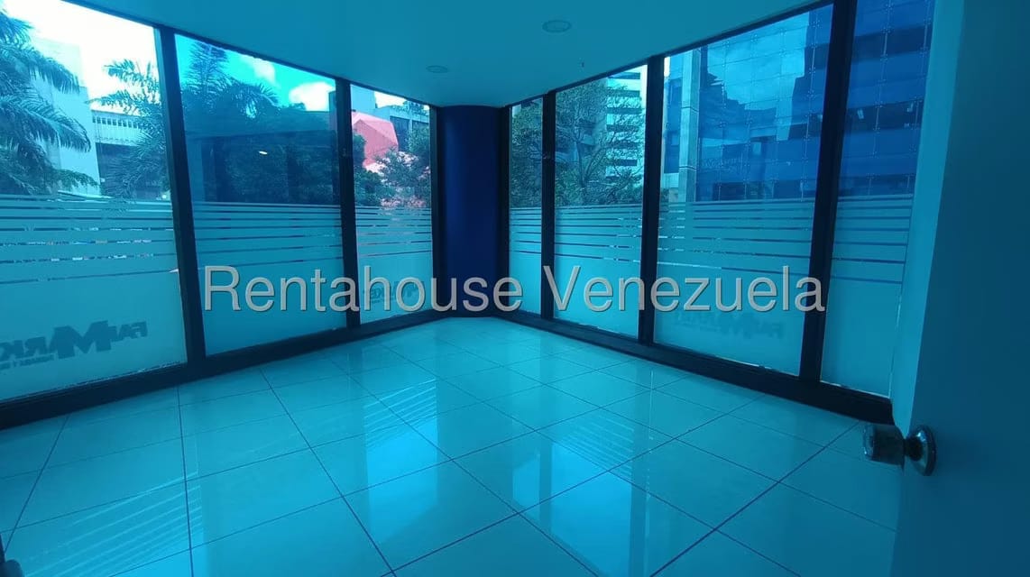Comercial (Local Comercial) en Alquiler en El Rosal, Distrito Metropolitano - 36