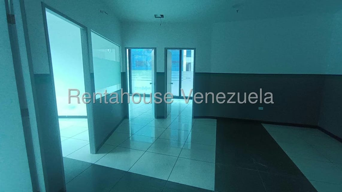 Comercial (Local Comercial) en Alquiler en El Rosal, Distrito Metropolitano - 37