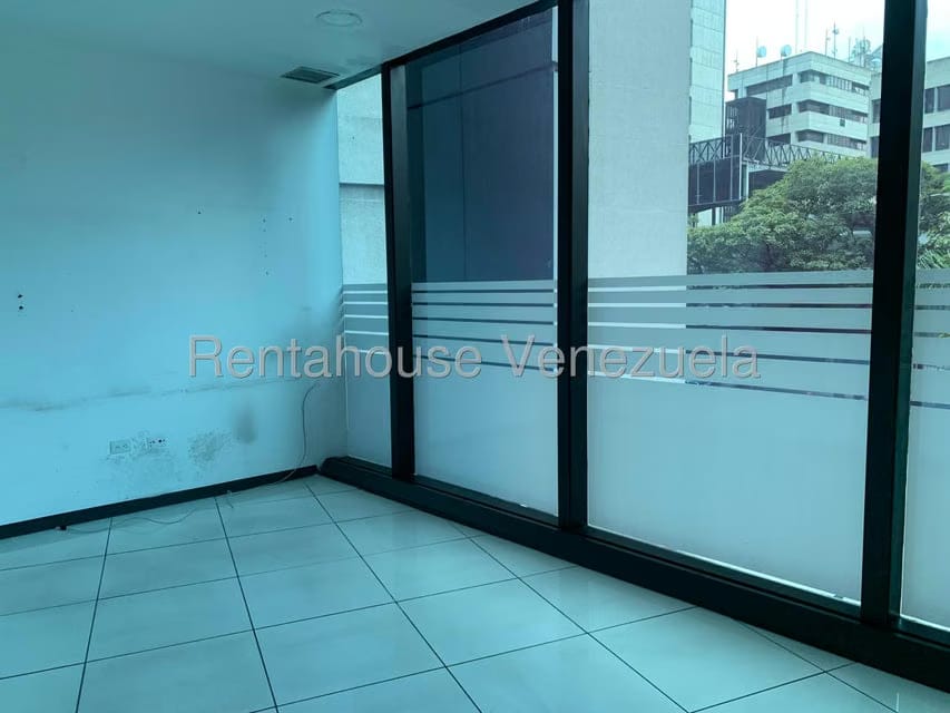 Comercial (Local Comercial) en Alquiler en El Rosal, Distrito Metropolitano - 9