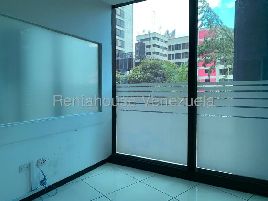 Comercial (Local Comercial) en Alquiler en El Rosal, Distrito Metropolitano - 10