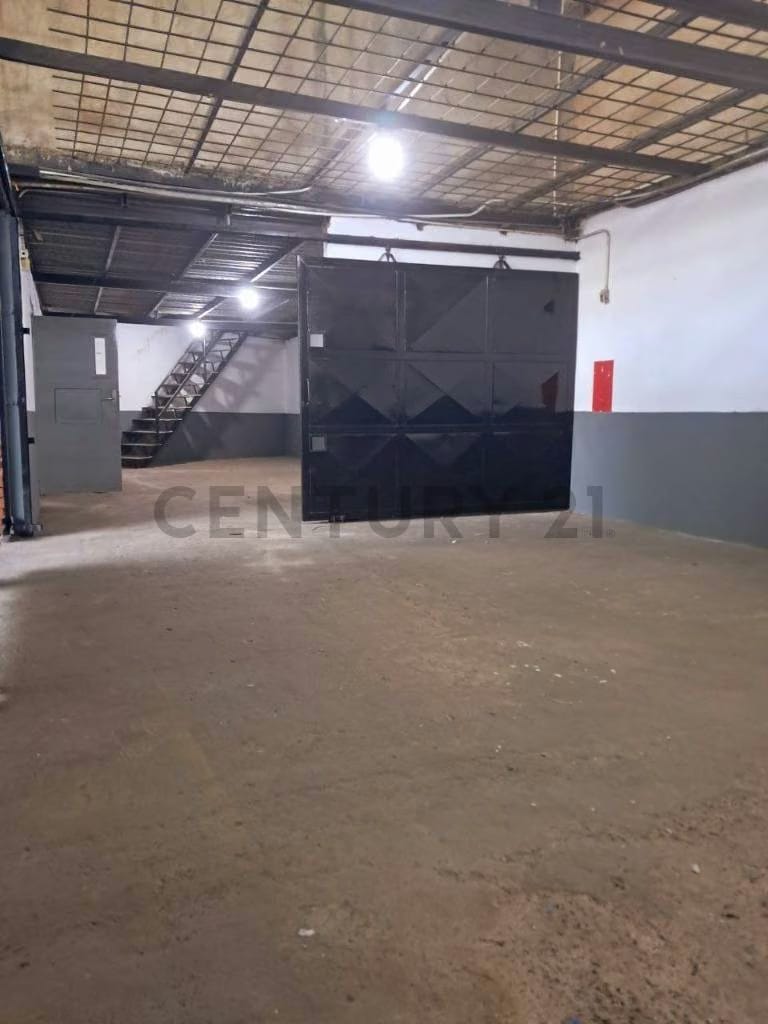 GALPÓN COMERCIAL EN ALQUILER - 3