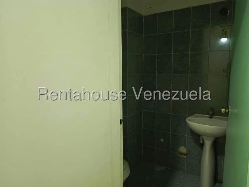 Comercial (Local Comercial) en Alquiler en Ciudad Jardin Manongo, Carabobo - 8