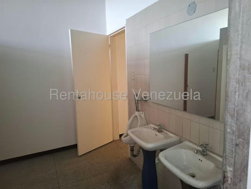 Comercial (Galpon - Deposito) en Alquiler en Boleita Norte, Distrito Metropolitano - 15