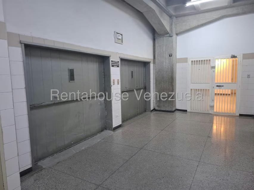Comercial (Galpon - Deposito) en Alquiler en Boleita Norte, Distrito Metropolitano - 3