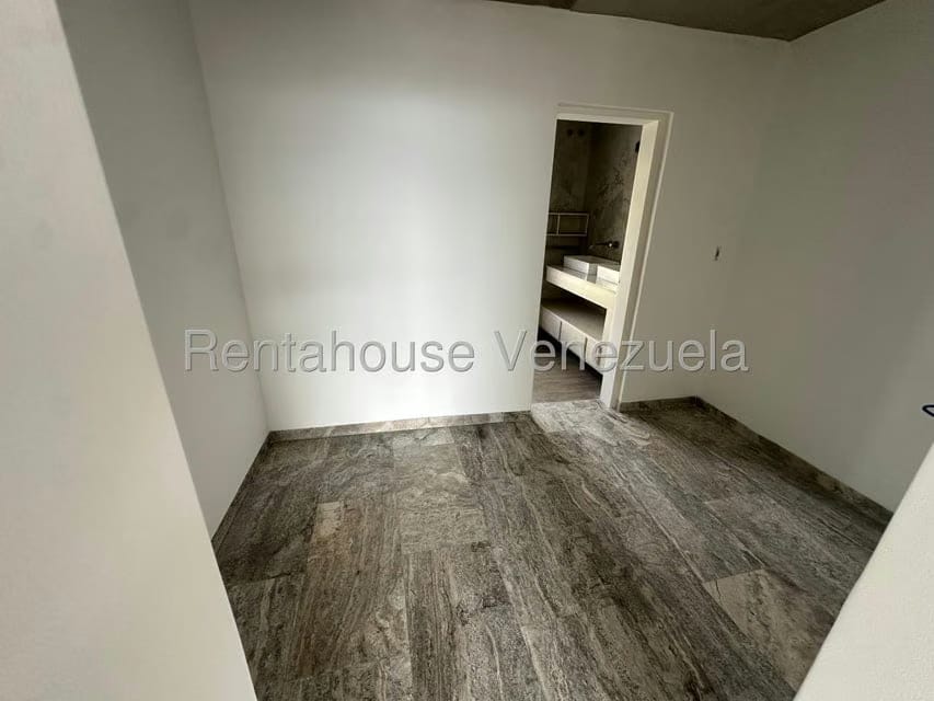 Townhouse (Multiples Niveles) en Venta en Colinas de La Tahona, Distrito Metropolitano - 14