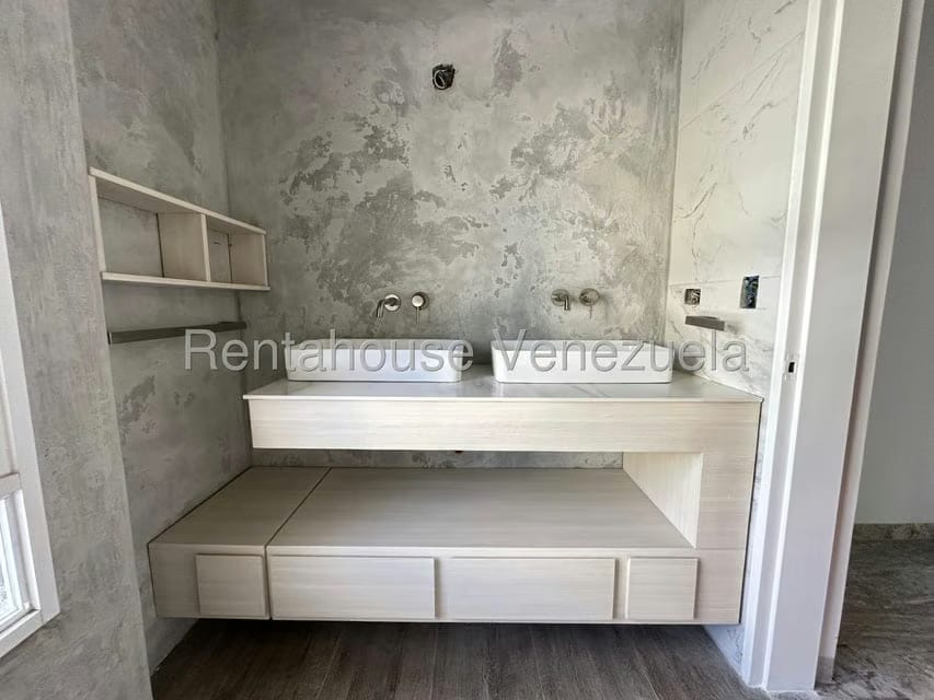 Townhouse (Multiples Niveles) en Venta en Colinas de La Tahona, Distrito Metropolitano - 15