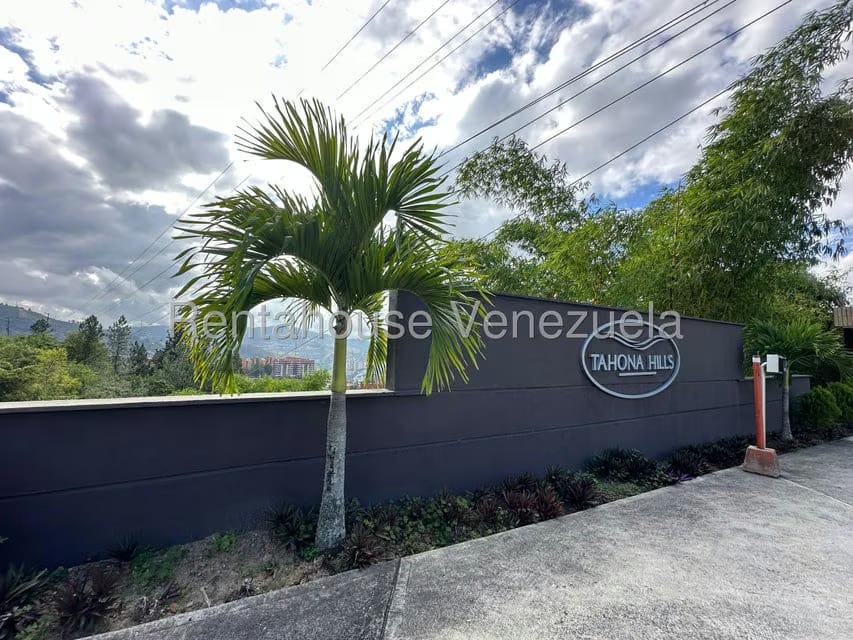 Townhouse (Multiples Niveles) en Venta en Colinas de La Tahona, Distrito Metropolitano - 40