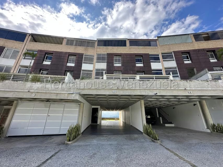 Townhouse (Multiples Niveles) en Venta en Colinas de La Tahona, Distrito Metropolitano - 41