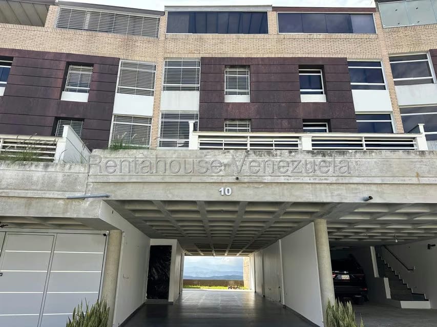 Townhouse (Multiples Niveles) en Venta en Colinas de La Tahona, Distrito Metropolitano - 42